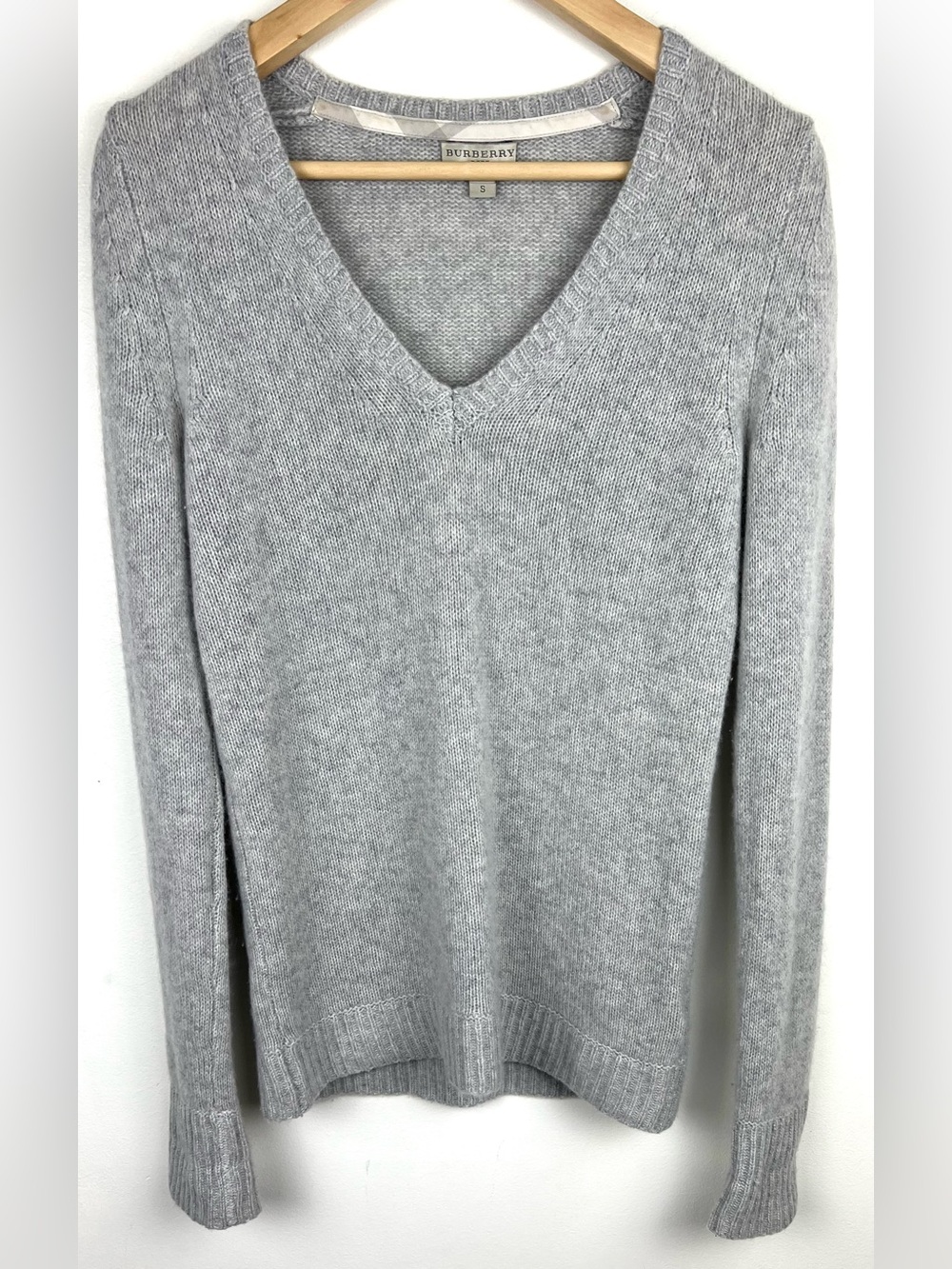 Y2K Burberry Body V-Neck Cashmere Sweater